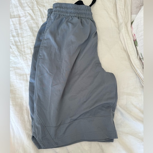 Nike dri fit shorts size Medium - Picture 4 of 5
